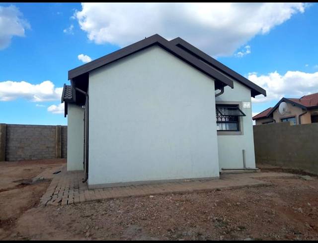 2 BEDROOM HOUSE FOR SALE IN WILFORDON